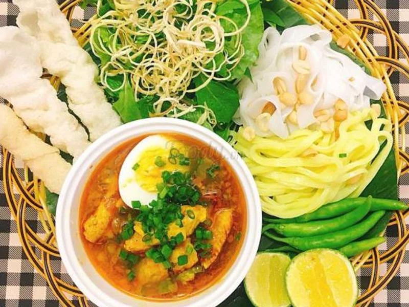 Quán Hủ Tiếu Liến Húa