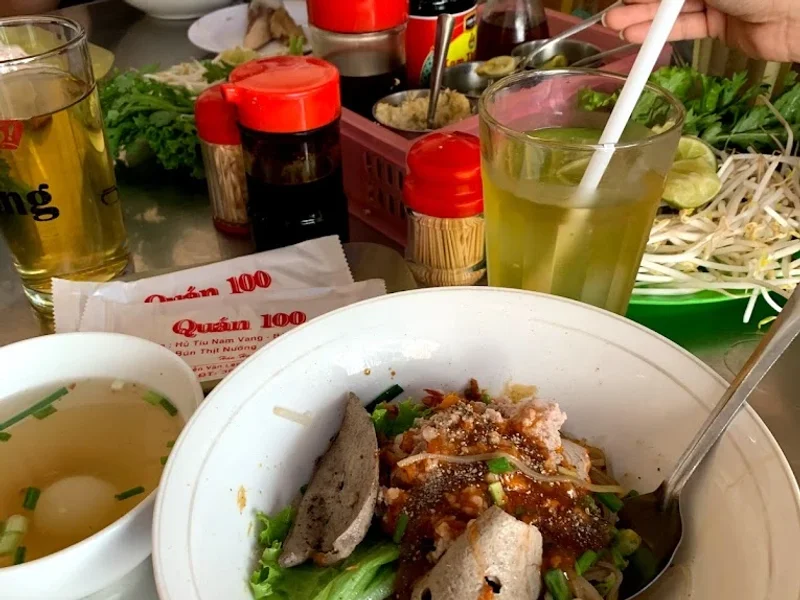 Quán Ăn Hủ Tiếu Nam Vang 100