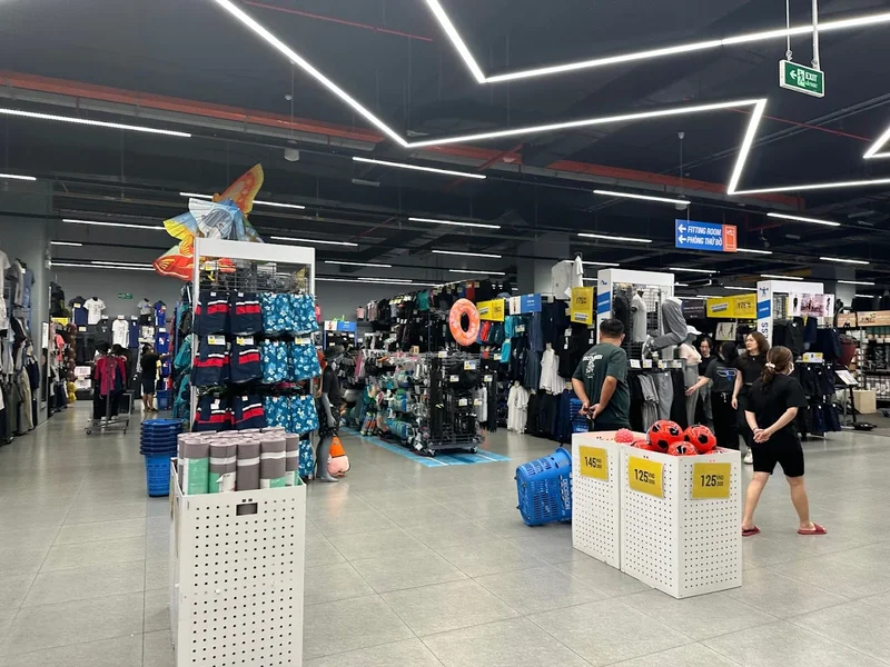 Cửa hàng đồ thể thao Decathlon Vạn Hạnh Mall