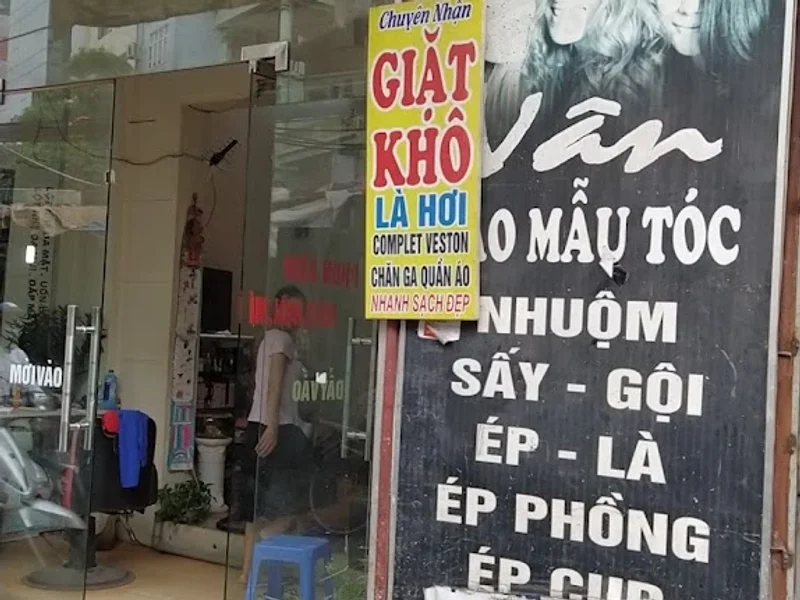 Vân - Cắt Tóc - Gội Đầu