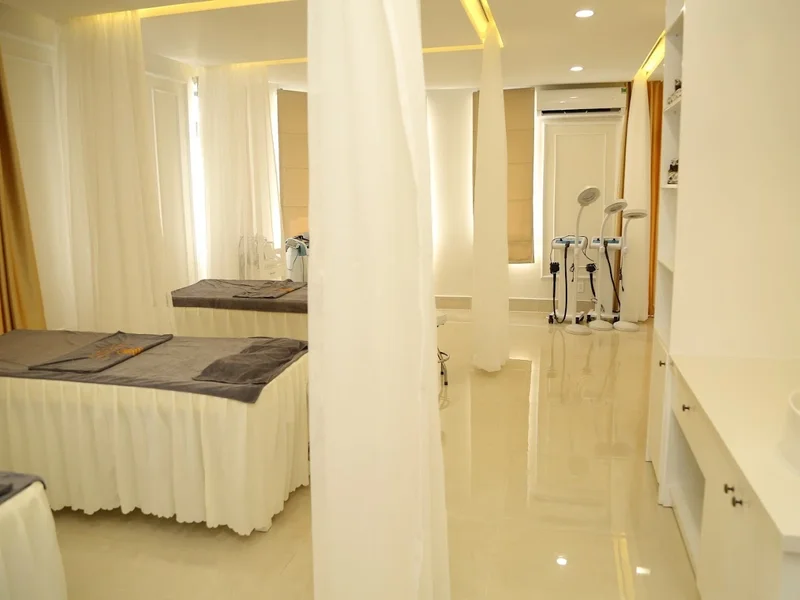 Thẩm Mỹ Viện Quốc Tế Aura