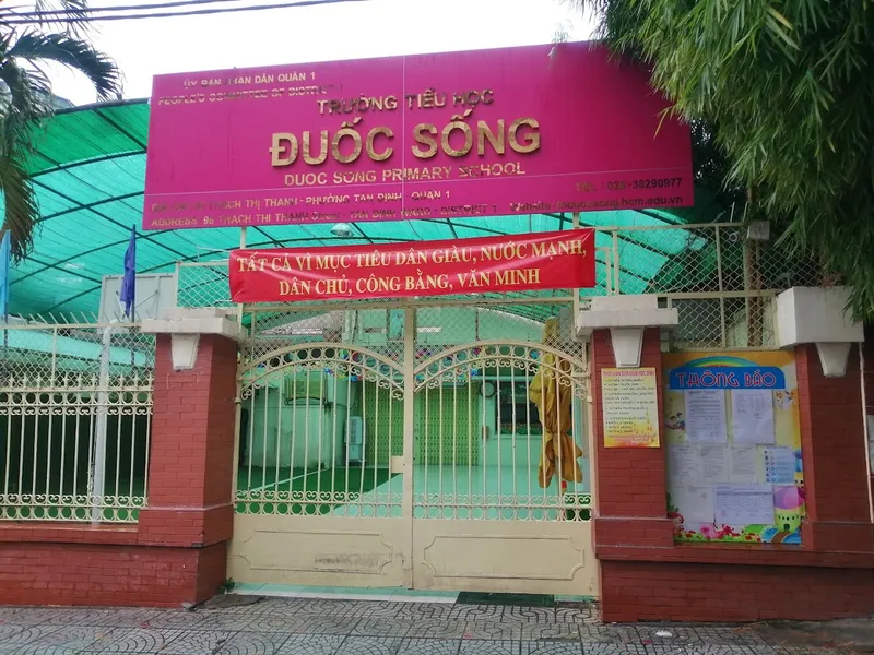 Trường tiểu học Đuốc Sống