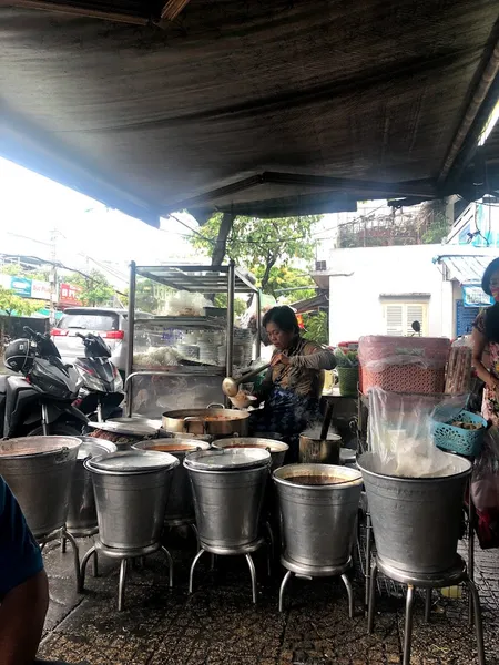 Bún riêu giò chả Thu Nga