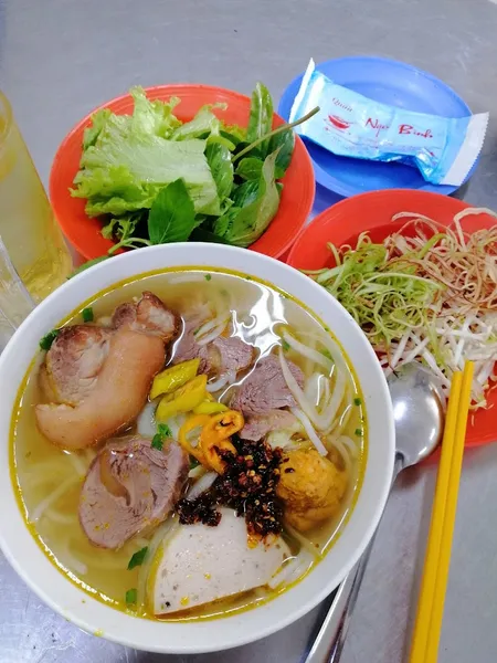 Quán Ngự Bình