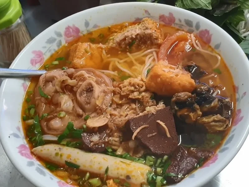 Quán bún riêu 75 Hòa Hưng