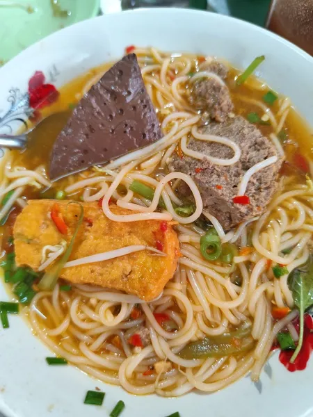 Quán Bún Riêu Cây Mận