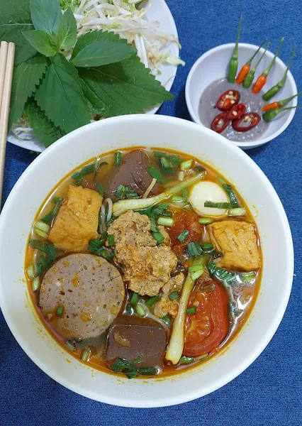 BÚN RIÊU 72. Tại 463B/28A Cách Mạng Tháng 8, Phường 13, Quận 10, Hồ Chí Minh.