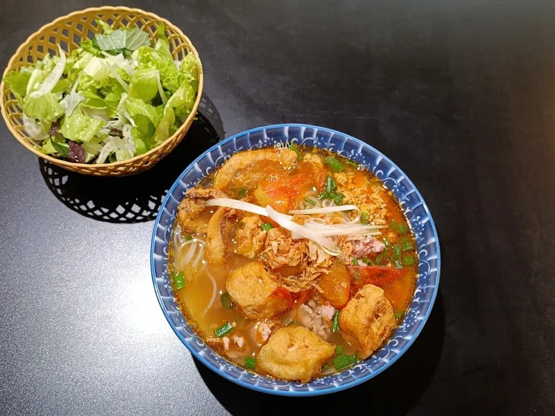 Bún riêu cua tóp mỡ Mai Thư