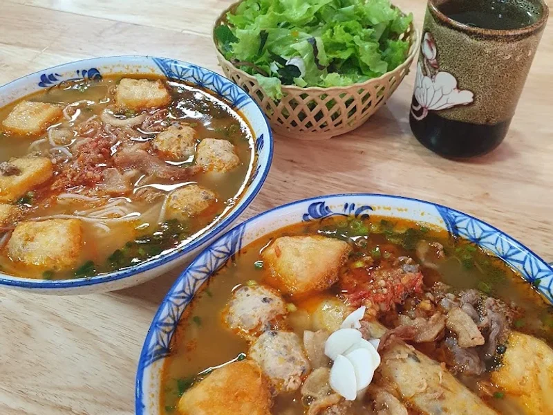 Lê Gia - Lẩu - Nầm - Bò nướng - Bún riêu tóp mỡ