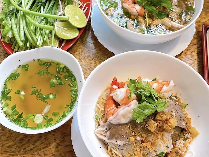 Hủ Tiếu Nam Vang Liến Húa