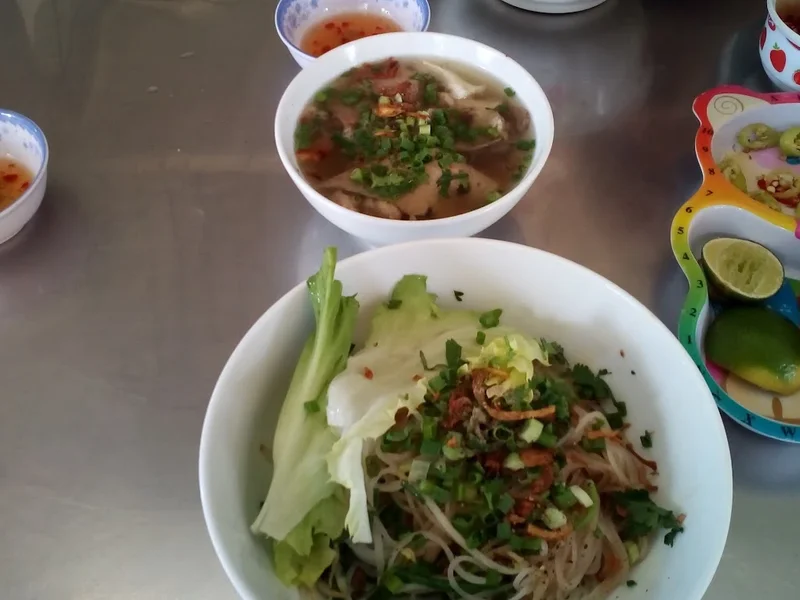 Bánh Canh - Hủ Tiếu - Cháo Lòng Trà Vinh