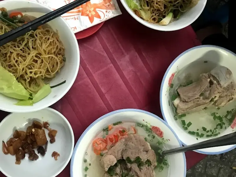 Hủ Tiếu Mỳ Chú Sè - Quận 4