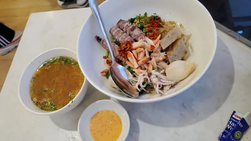 Hủ Tiếu Ghẹ Muối Ớt Đỏ chi nhánh Nguyễn Tri Phương
