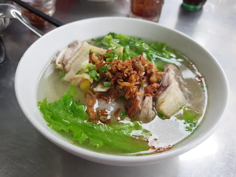 Hủ tiếu mì gà Nguyễn Kim