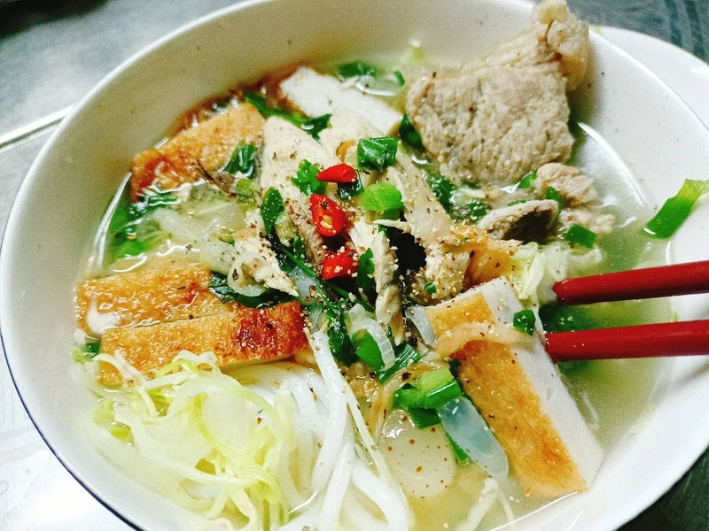 Bánh canh chả cá Nha Trang - Công Hằng