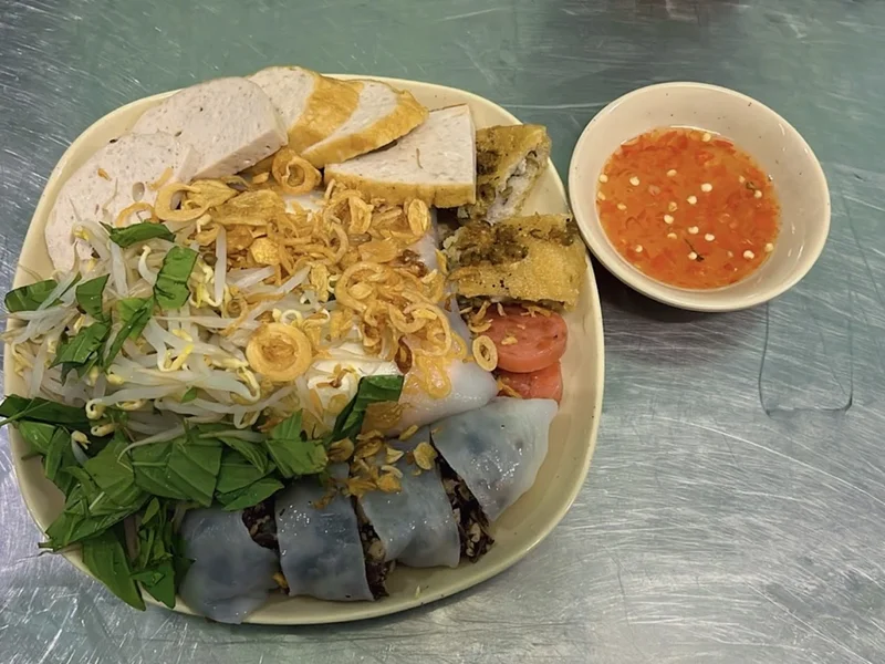 Bánh Cuốn Nóng Tô Hiến Thành