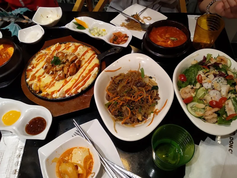 Don Chicken Hồ Tùng Mậu