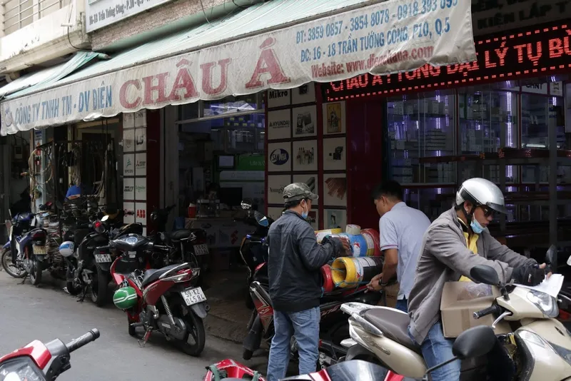 Cửa Hàng Thiết Bị Điện Huỳnh Lai