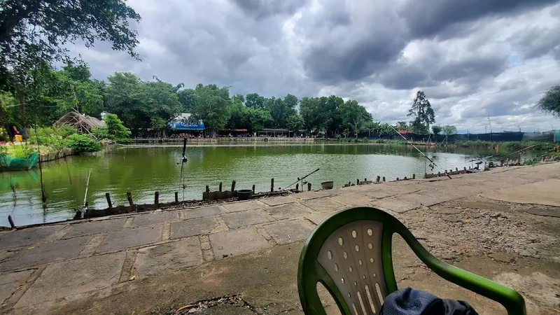 Hồ Câu Cá Trí Râu