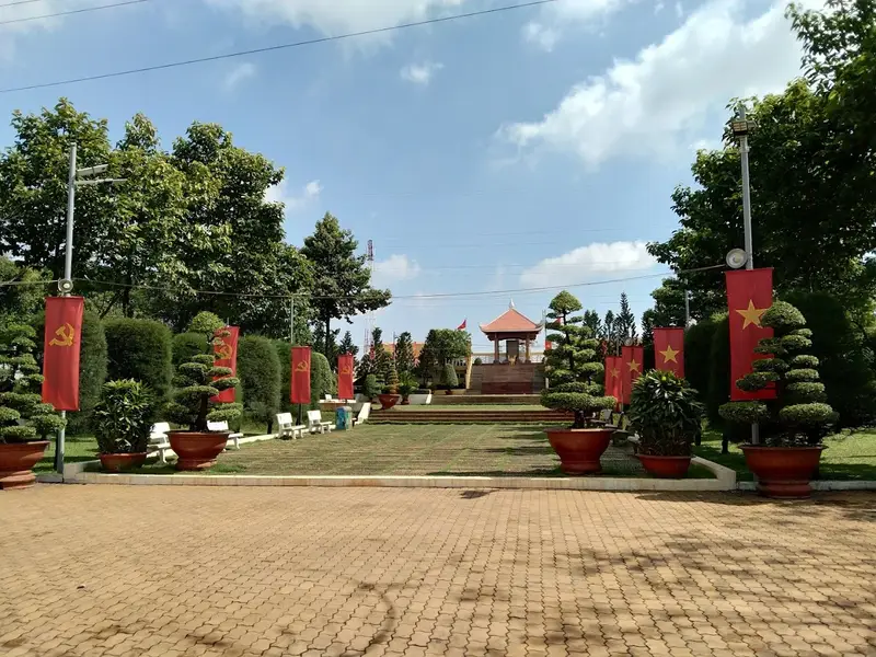 Đài tưởng niệm Chiến khu An Phú Đông