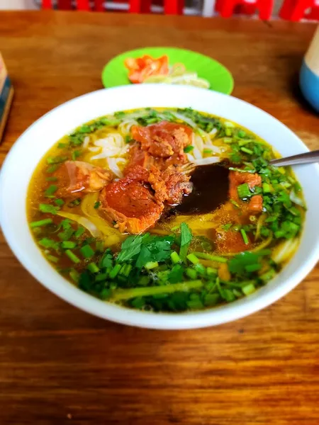 Phở gia truyền Chiến Vũ