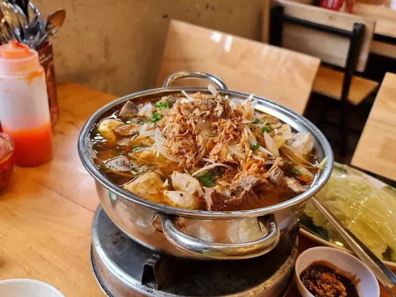 Lẩu bò Thằng Đậu