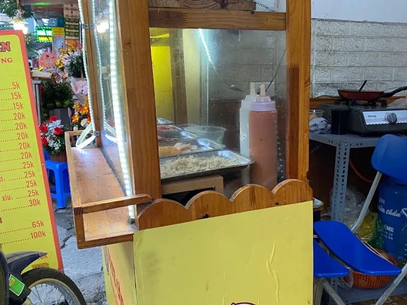 Tiệm Bánh Mỳ Que 105E2