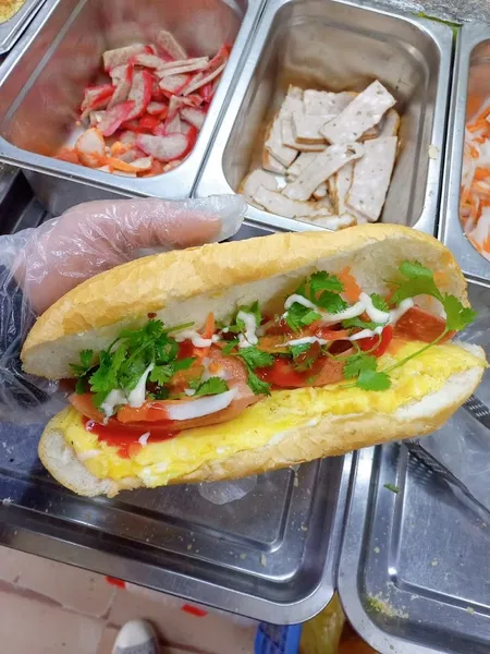 Bánh Mì Vui - Cát Linh