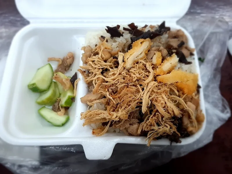 Xôi gà, bánh mỳ, đồ ăn sáng