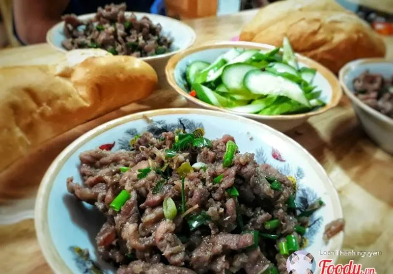 Bánh Mì Xào Bò