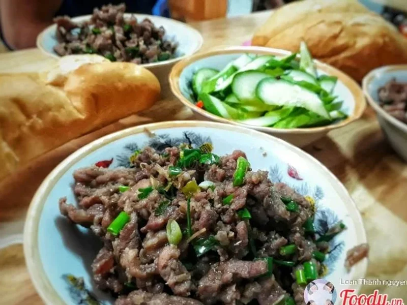 Bánh Mì Xào Bò
