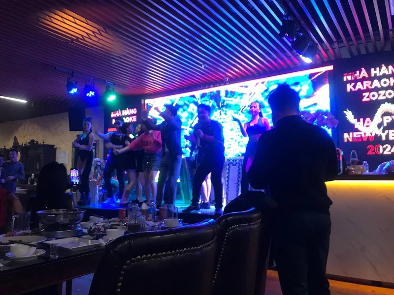 Nhà Hàng & Karaoke ZOZO