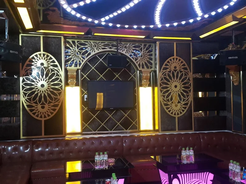 Karaoke Win Pearl Club