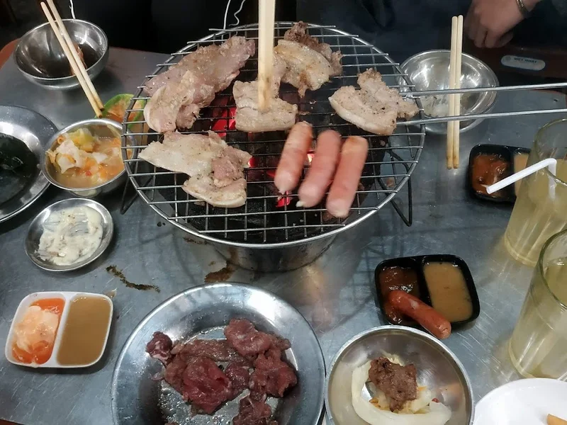 Quán Đồ Nướng Than Hoa Lẫn
