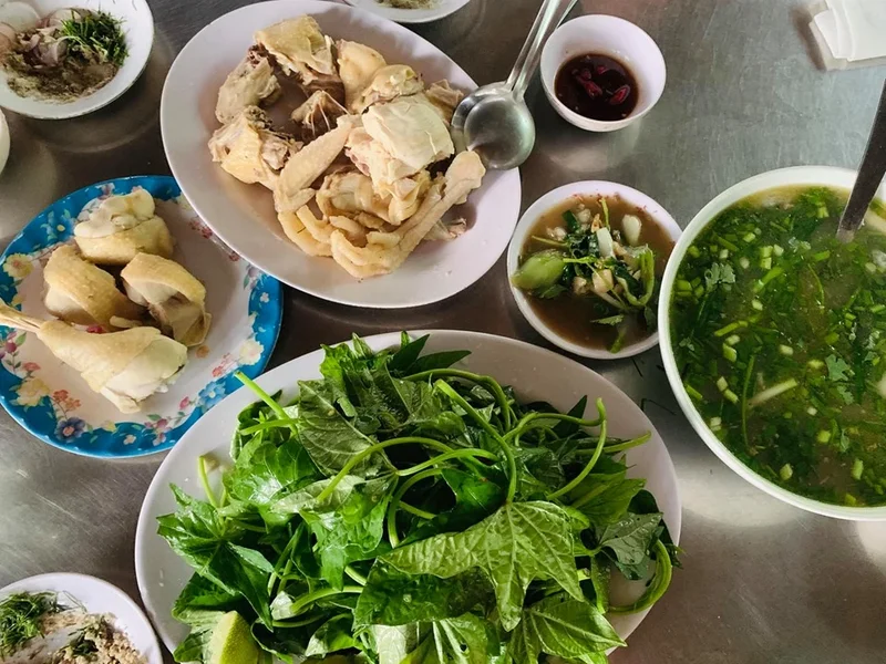 Quán Ăn Con Gà Vàng