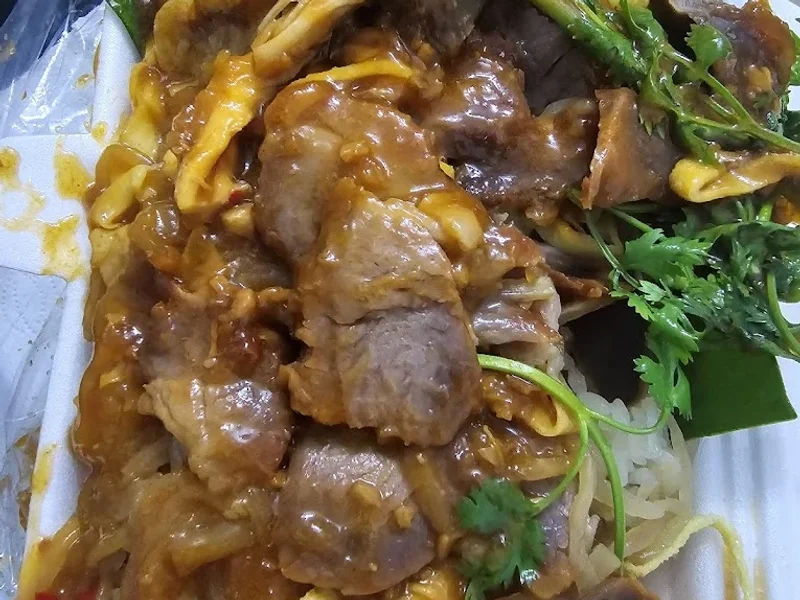 Xôi gà xá xíu Thuỷ