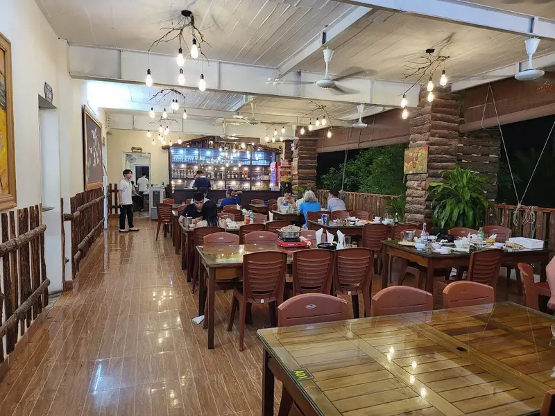 NHÀ HÀNG DÊ TƠ ĐỒI SAO