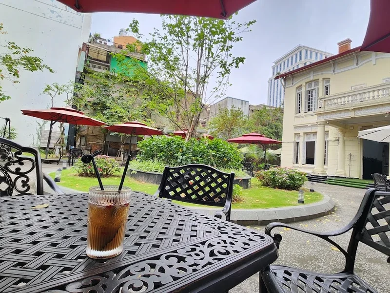 Le Jardin Cafe and Bistro