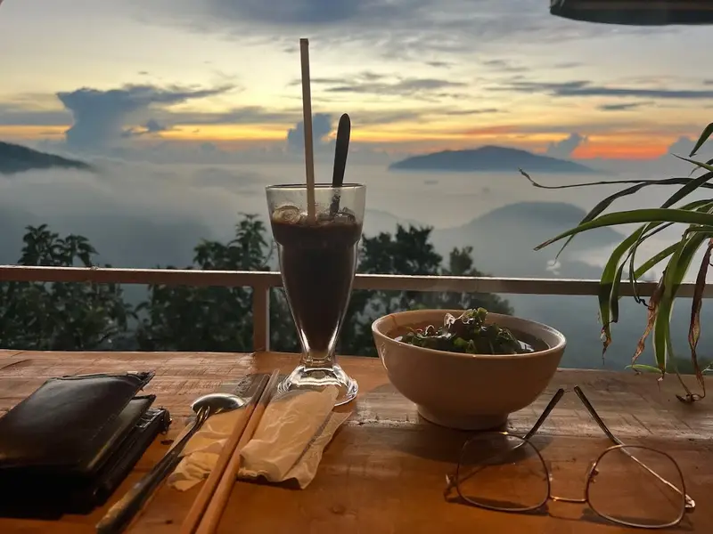 Cà Phê Hòn Đá Thuyền