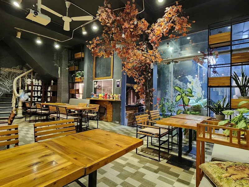 Bonjour Cafe 129 Nguyễn Đình Thi