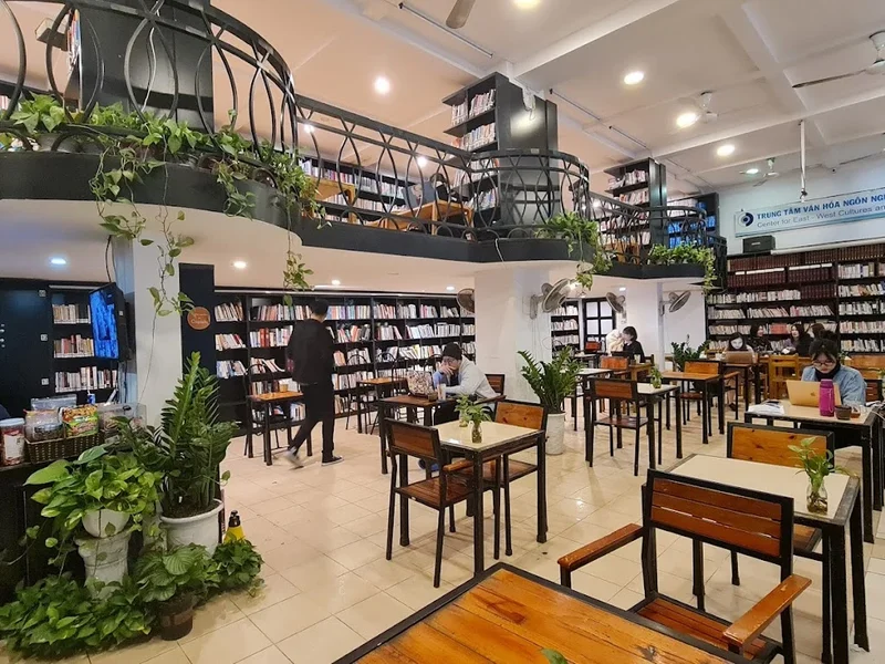Café Thư Viện Sách Đông Tây