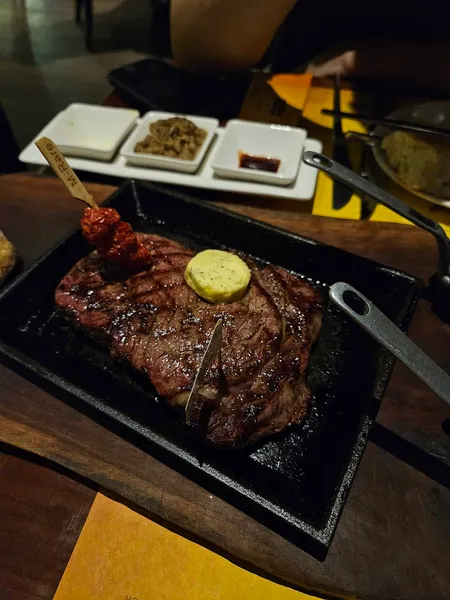 MOO BEEF STEAK NGUYỄN KHÁNH TOÀN