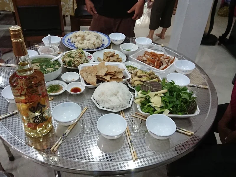 Quán Cơm Bá Toàn