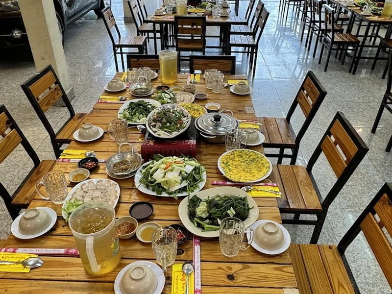 CƠM NIÊU MINH LONG QUÁN