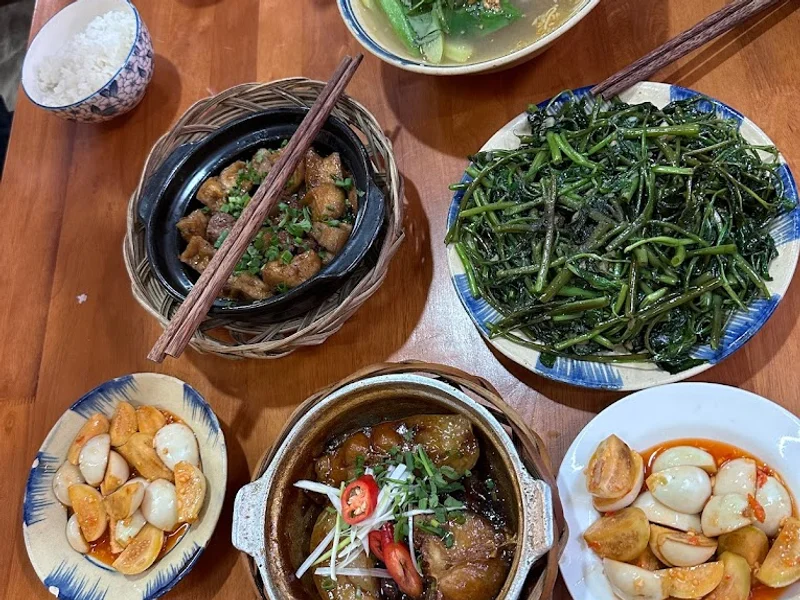 Nhà Hàng Cơm Quê Việt Nam