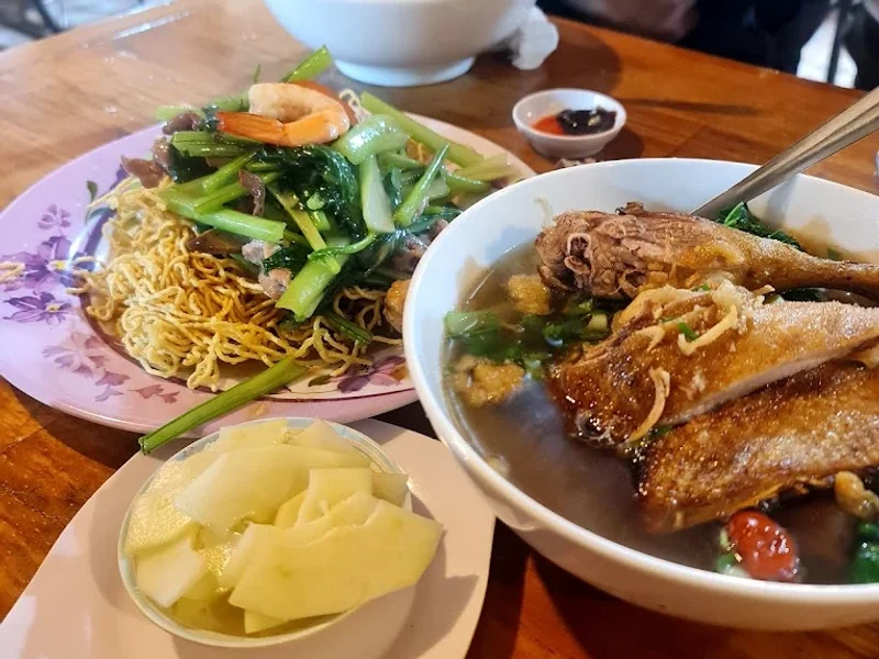 Quán Mì Gia Hùng Ký