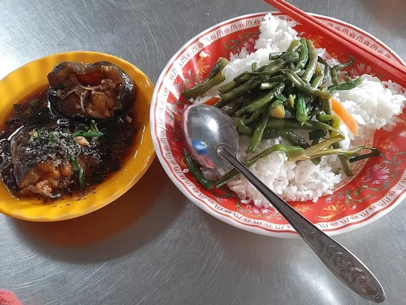 Quán Cơm Cây Sung