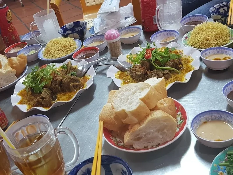 Lẩu dê Ngoại Ô