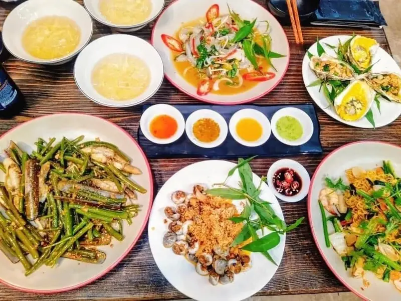 Nhà Hàng Phượng Hoàng Cổ Trấn