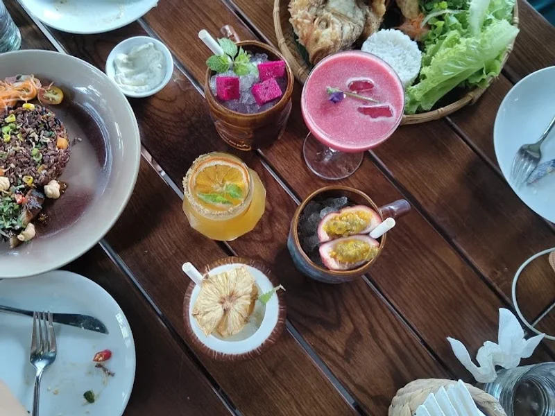 Son Tra Retreat - Garden Lounge & Eatery